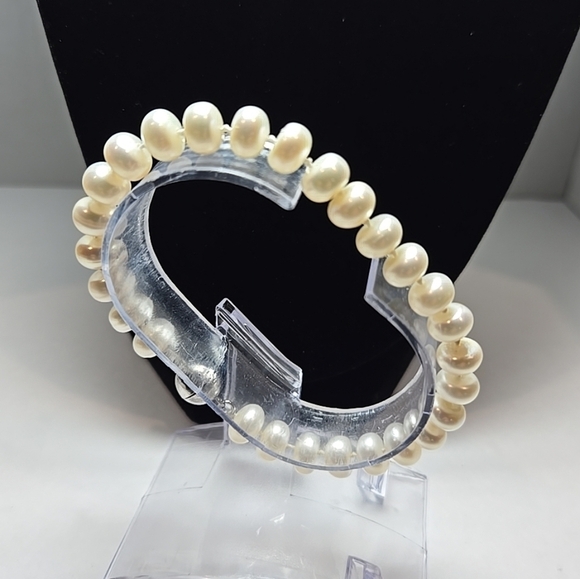 White Pearl Necklace Magnetic Clasp Bracelet Dainty Petite Sophisticated Classic - Picture 5 of 8